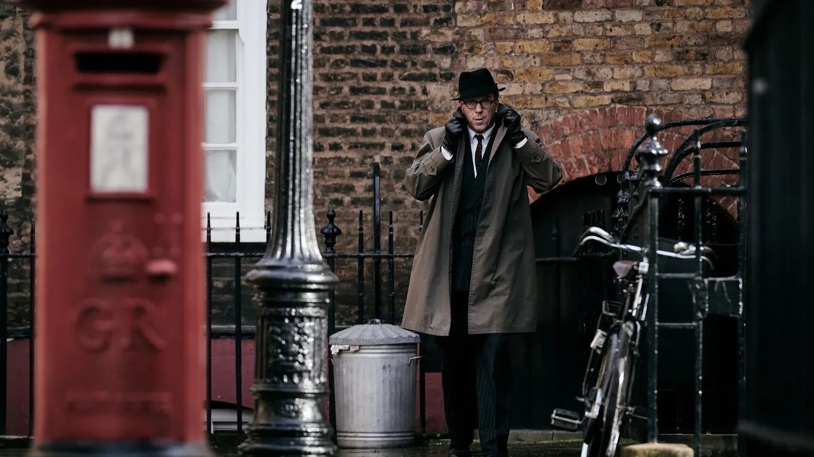  Promotional image for the limited series A Spy Among Friends, featuring Damian Lewis as Nicholas Elliott