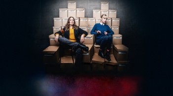 Sara Mortensen and Lola Dewaere in Astrid Murder in Paris