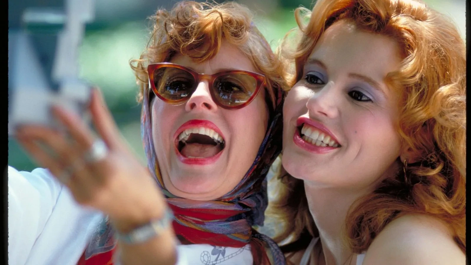 Susan Sarandon as Louise and Geena Davis as Thelma